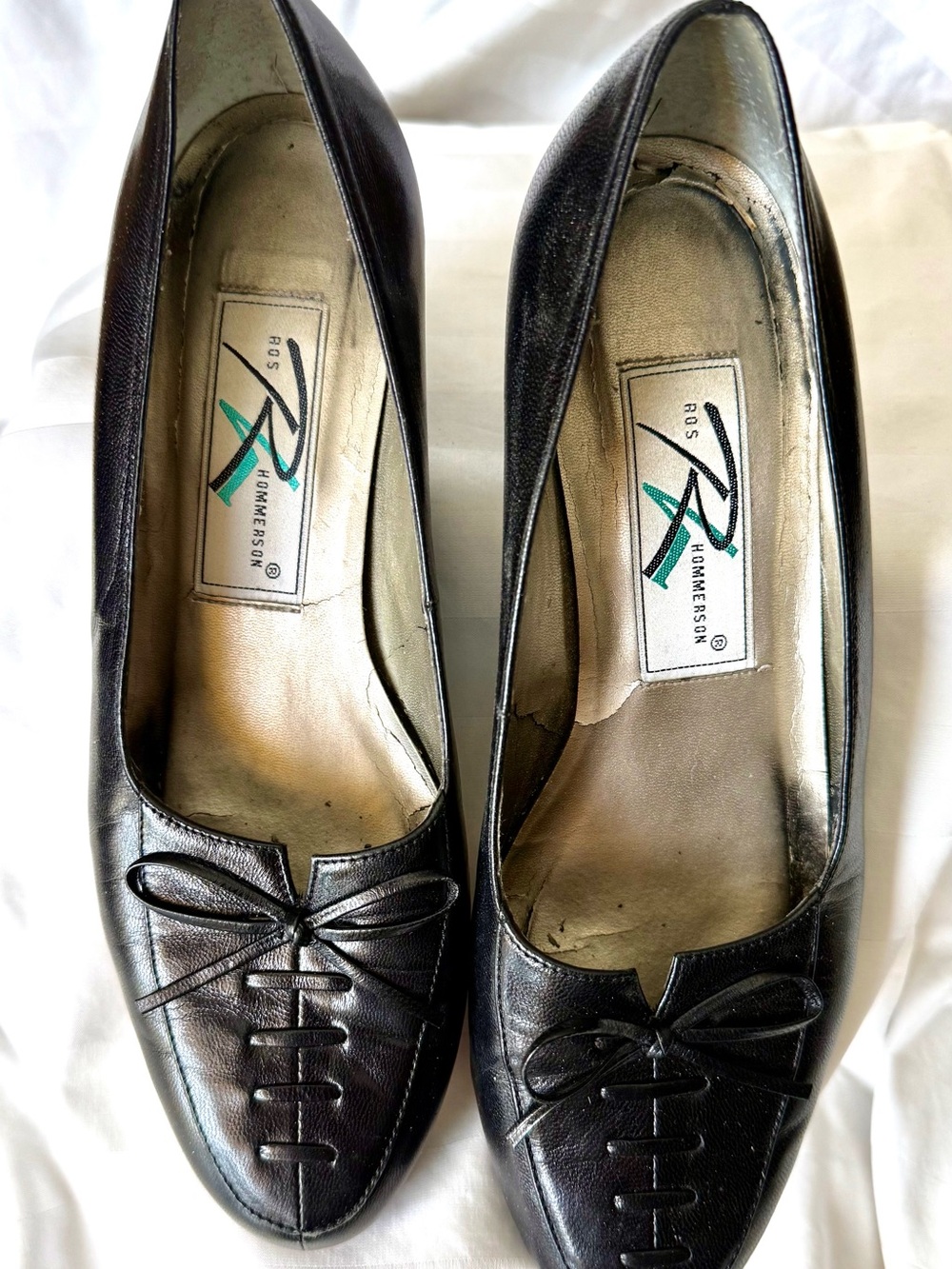 Ros Hommerson Black Leather Women's Bow-Accent Flats